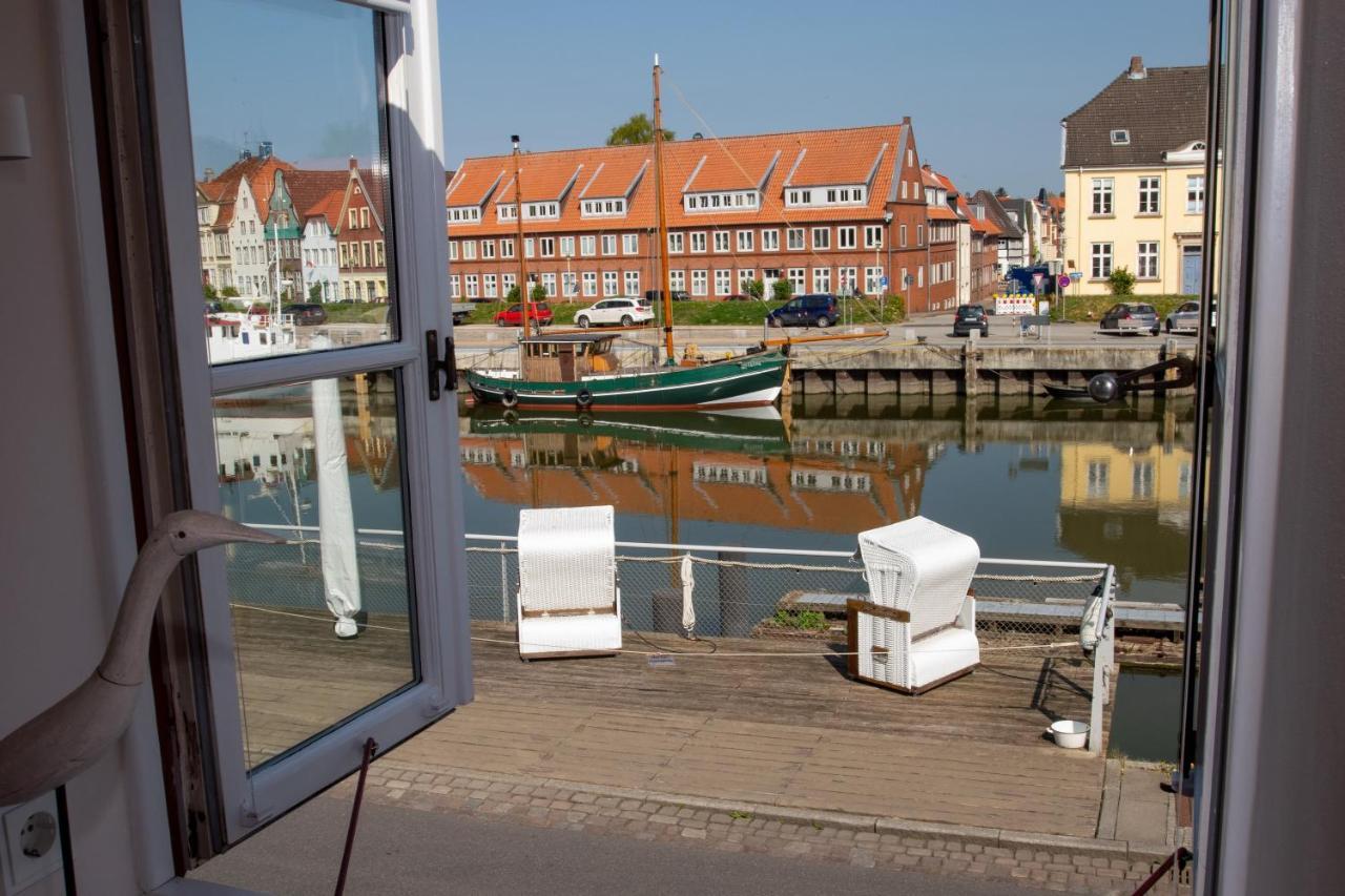 Hotel Das Brueckenhaus Glueckstadt Exterior photo